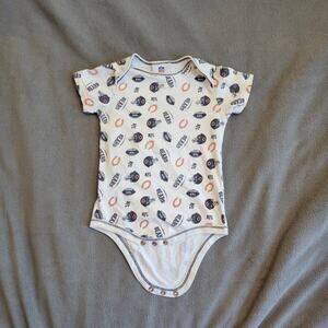 Chicago Bears Baby Bodysuit 18 Months White Helmet Logo Pattern Faded